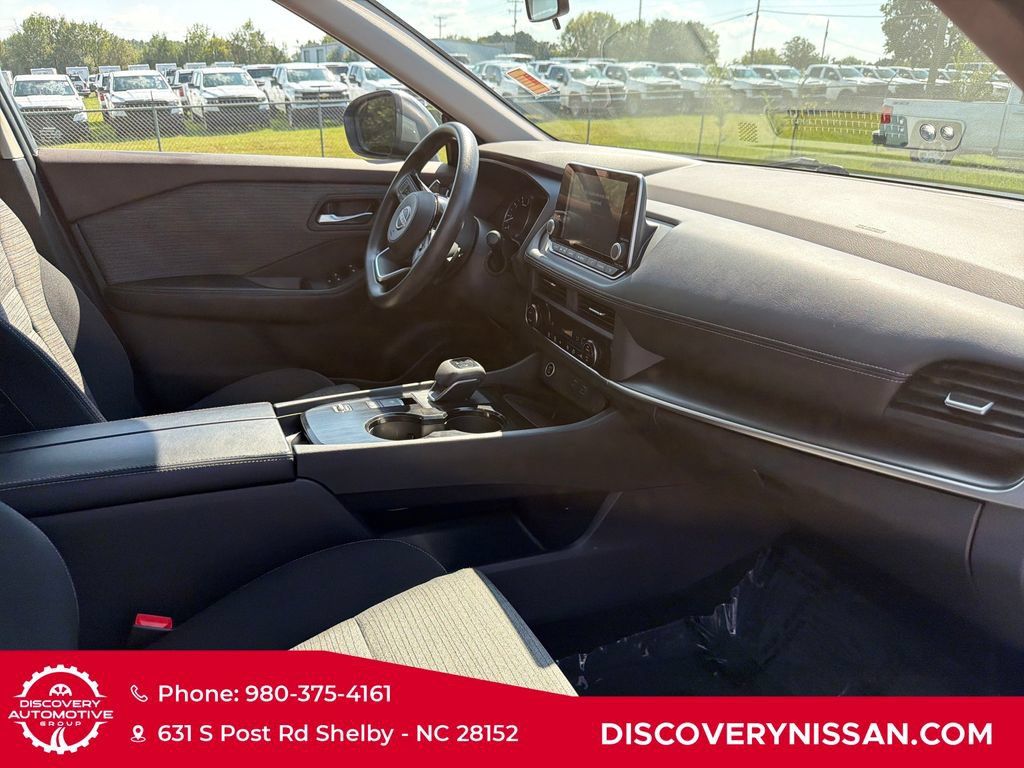 Certified 2023 Nissan Rogue SV FWD image 33