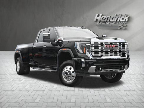 Used 2025 GMC Sierra 3500 Denali AWD/4WD image 2