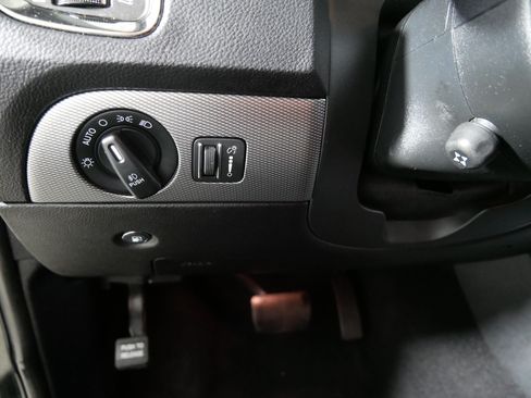 Used 2020 Dodge Durango R/T w/ Technology Group AWD/4WD image 26