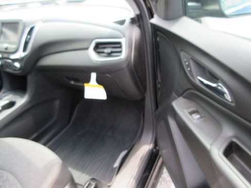 Used 2024 Chevrolet Equinox LT FWD image 19