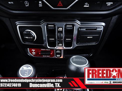 Used 2023 Jeep Gladiator Rubicon AWD/4WD image 24
