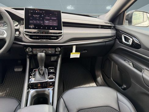 New 2026 Jeep Compass Latitude AWD/4WD image 28