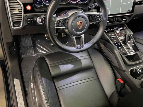 Used 2019 Porsche Cayenne S image 33