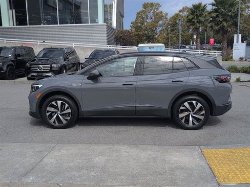 Used 2023 Volkswagen ID.4 Pro AWD/4WD image 9
