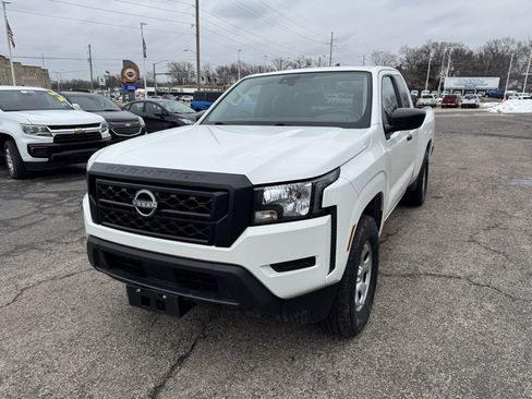Used 2022 Nissan Frontier S image 3