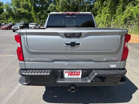 Used 2024 Chevrolet Silverado 1500 ZR2 w/ Technology Package AWD/4WD image 4