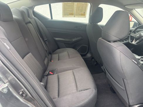 Used 2025 Nissan Altima 2.5 SV image 41