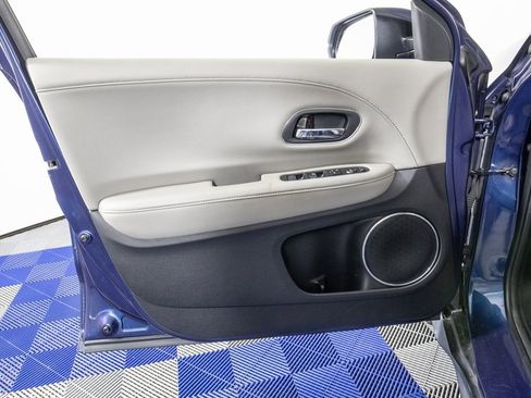 Used 2017 Honda HR-V EX-L image 12