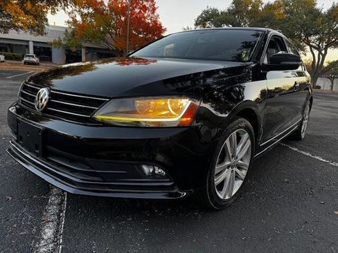Used 2017 Volkswagen Jetta SEL image 2