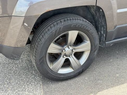 Used 2015 Jeep Patriot High Altitude AWD/4WD image 36