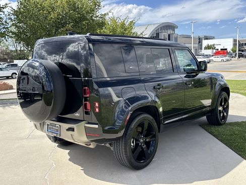 Used 2023 Land Rover Defender 110 X-Dynamic SE AWD/4WD image 5