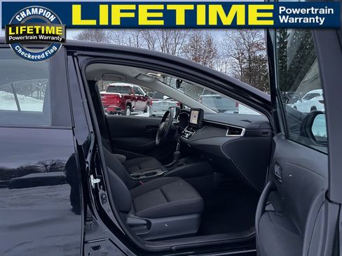 Used 2024 Toyota Corolla LE image 37