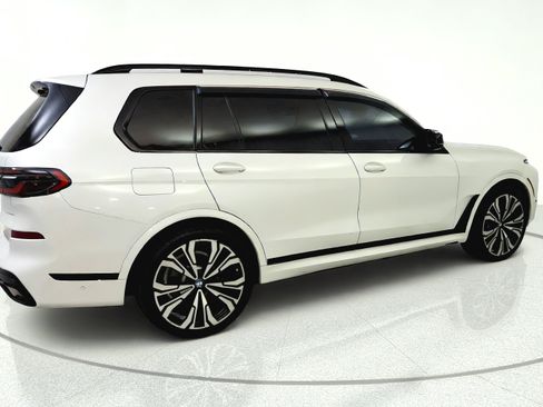 Used 2023 BMW X7 xDrive40i w/ M Sport Package AWD/4WD image 7