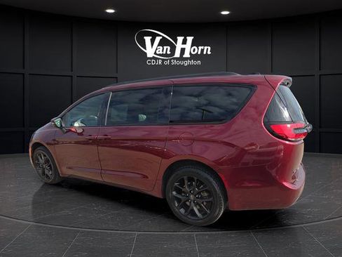 Used 2023 Chrysler Pacifica Touring-L w/ S Appearance Package image 3