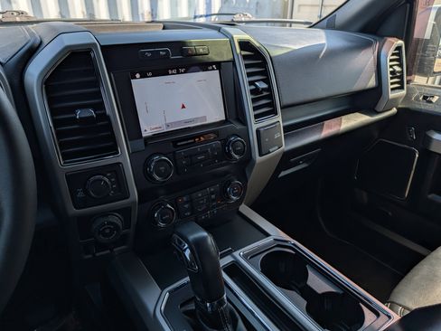 Certified 2019 Ford F150 Lariat image 30