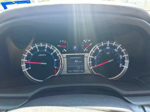Used 2017 Toyota 4Runner SR5 AWD/4WD image 12