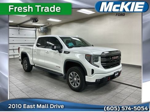 Used 2024 GMC Sierra 1500 AT4 w/ Technology Package AWD/4WD image 1