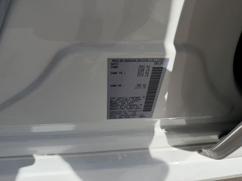 Used 2025 Nissan Leaf S FWD image 42