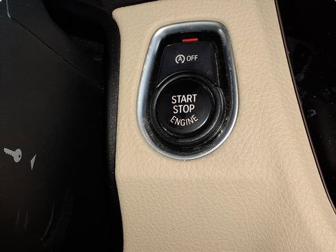 Used 2017 BMW 330i Gran Turismo xDrive image 23