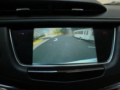 Used 2018 Cadillac XT5 AWD image 40