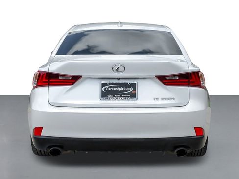 Used 2016 Lexus IS 200t image 8