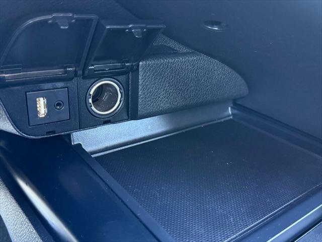 Used 2019 Toyota Camry SE FWD image 22