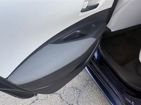 Used 2022 Toyota Corolla LE image 21