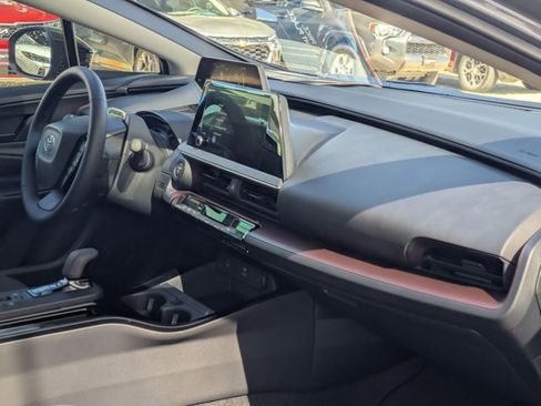 Used 2026 Toyota Prius Plug-In Hybrid image 21