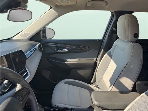 Used 2025 Chevrolet TrailBlazer LT image 17