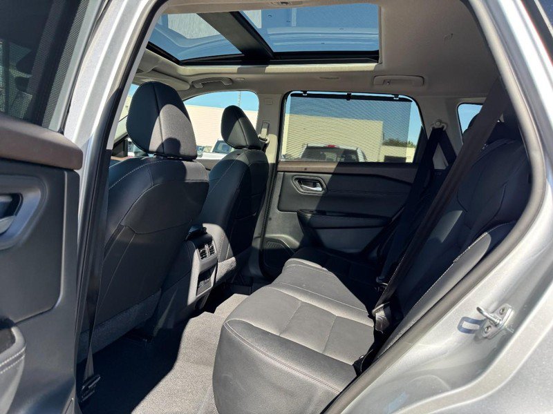 Used 2023 Nissan Rogue SL w/ SL Premium Package AWD/4WD image 12