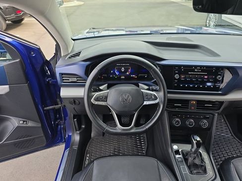 Used 2022 Volkswagen Taos SE w/ Panoramic Sunroof Package image 13