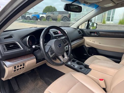 Used 2015 Subaru Outback 2.5i Limited AWD/4WD image 9