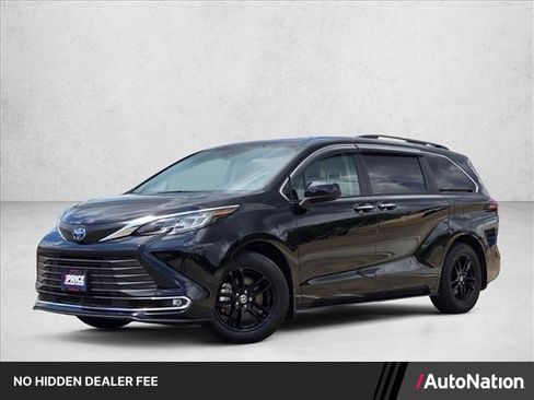 Used 2022 Toyota Sienna XLE w/ XLE Plus Package AWD/4WD image 1