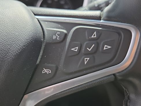 Used 2023 Chevrolet Equinox LT image 30