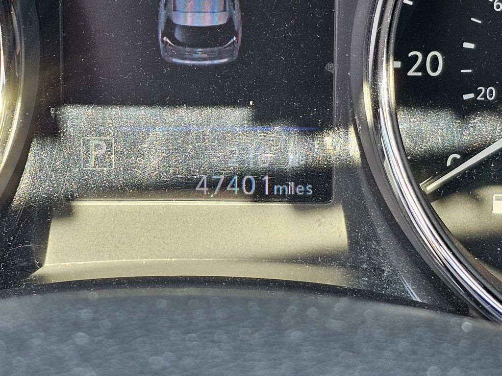 Used 2019 Nissan Rogue SV FWD image 28