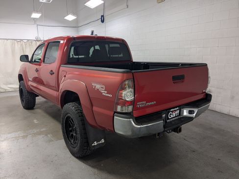 Used 2011 Toyota Tacoma 4x4 Double Cab w/ TRD Off-Road Pkg w/JBL Audio image 9