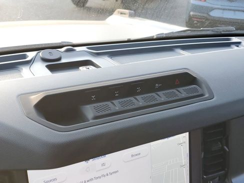 New 2025 Ford Bronco Big Bend w/ Black Diamond Package image 21