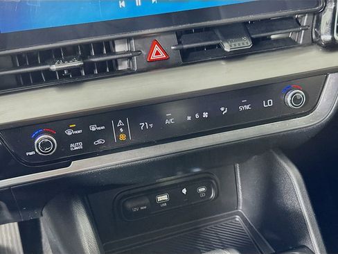 Used 2025 Kia Sportage EX FWD image 26
