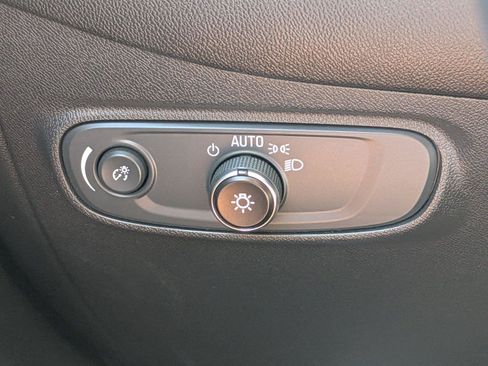 Used 2023 Chevrolet Equinox LT AWD/4WD image 18