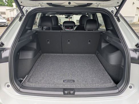 New 2026 Volkswagen Tiguan SE R-Line AWD/4WD image 13