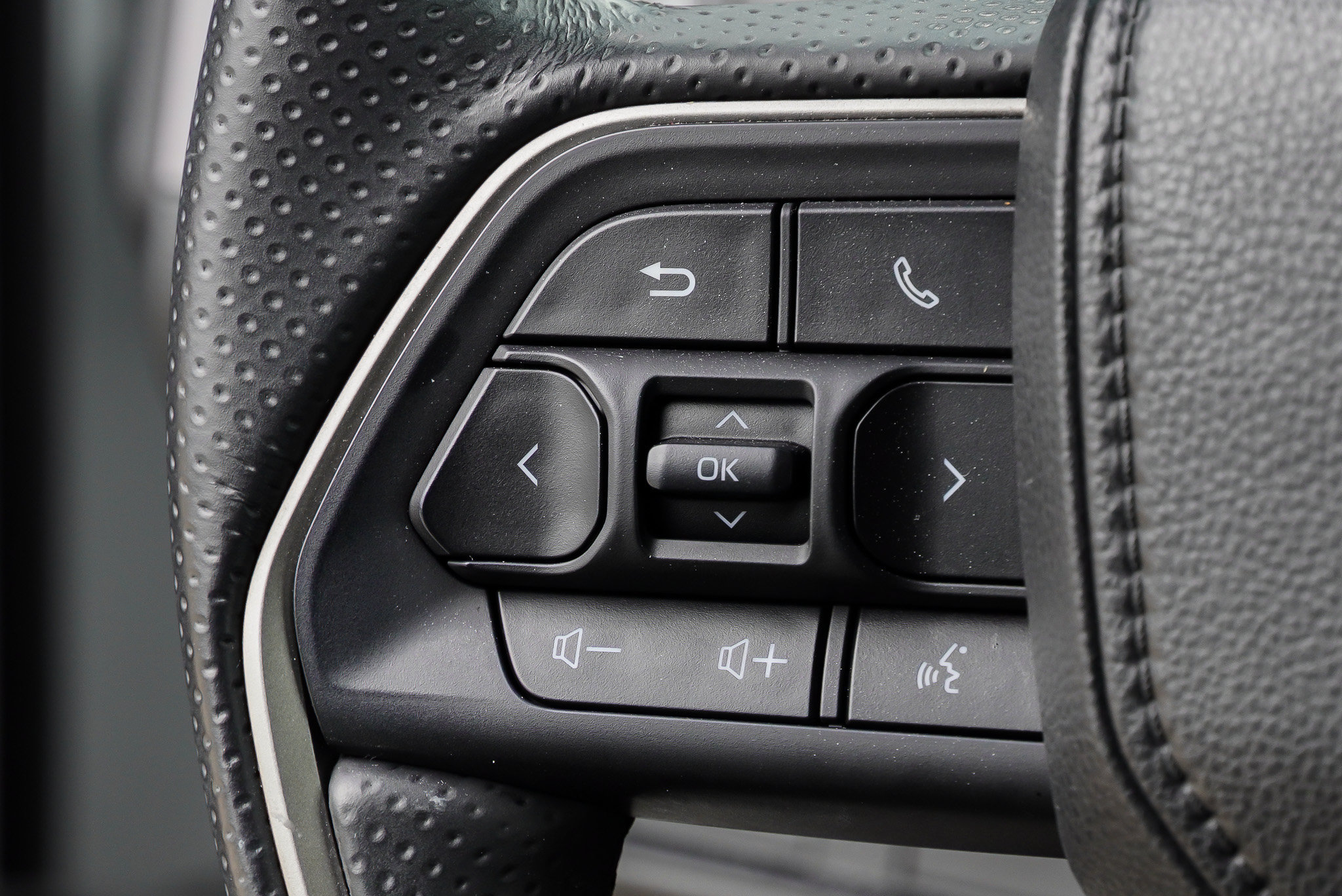 Certified 2025 Toyota 4Runner SR5 AWD/4WD image 32