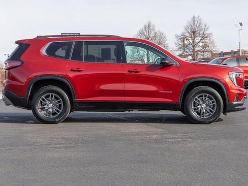 Used 2025 GMC Acadia Elevation image 5