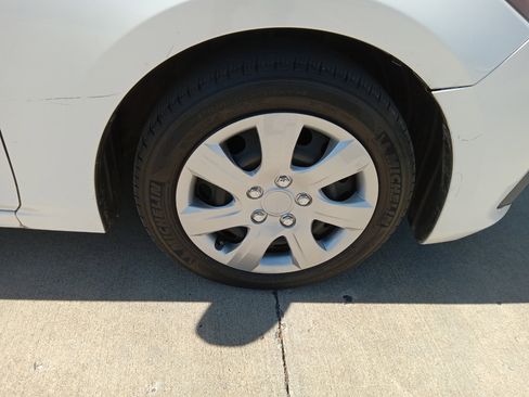 Used 2016 MAZDA MAZDA3 i Sport image 34