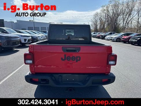 Certified 2022 Jeep Gladiator Sport image 4