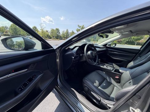 Used 2023 MAZDA MAZDA3 s FWD image 12