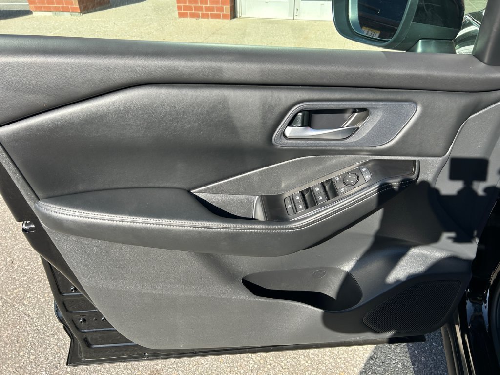 Used 2026 Nissan Rogue SV AWD/4WD image 22