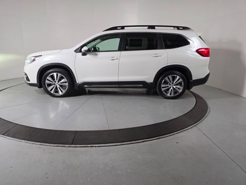 Used 2022 Subaru Ascent Limited w/ Technology Package AWD/4WD image 2