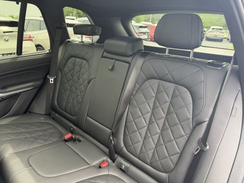 Used 2026 BMW X5 xDrive40i w/ M Sport Package AWD/4WD image 16