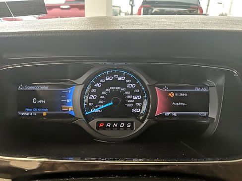 Used 2017 Ford Taurus Limited image 25