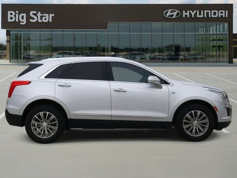 Used 2017 Cadillac XT5 Luxury image 5